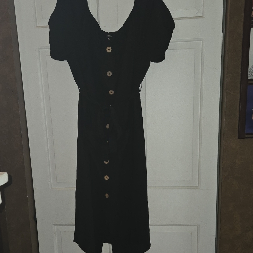 Zenobia Elegant Black Midi Dress with Button Accents
